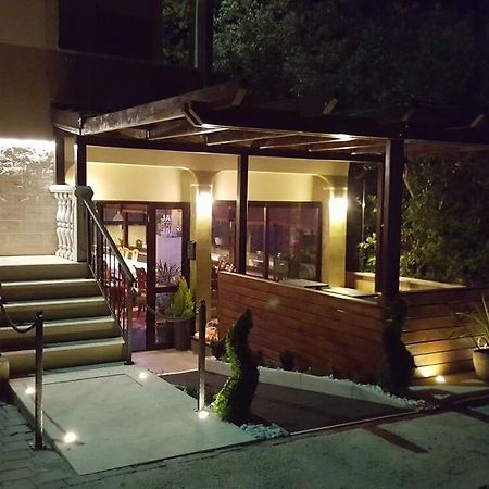 Villa Cezar Kastel Luksic Bagian luar foto