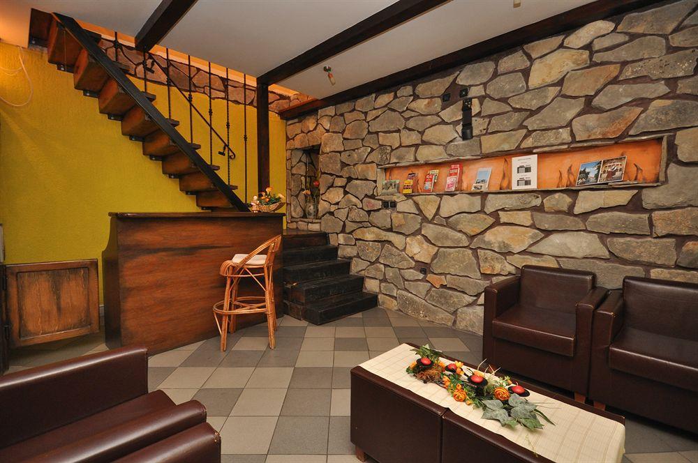 Villa Cezar Kastel Luksic Bagian luar foto