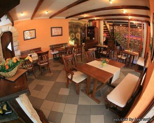Villa Cezar Kastel Luksic Restoran foto