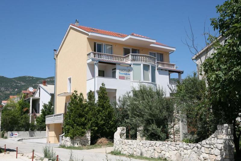 Villa Cezar Kastel Luksic Bagian luar foto
