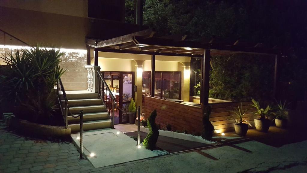 Villa Cezar Kastel Luksic Bagian luar foto