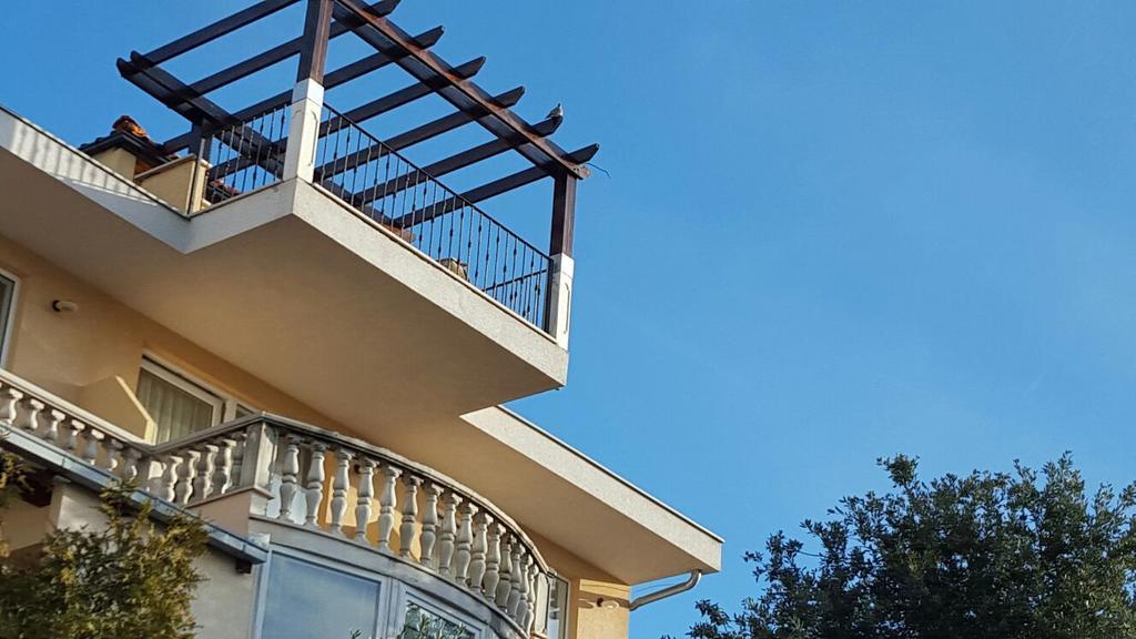 Villa Cezar Kastel Luksic Bagian luar foto