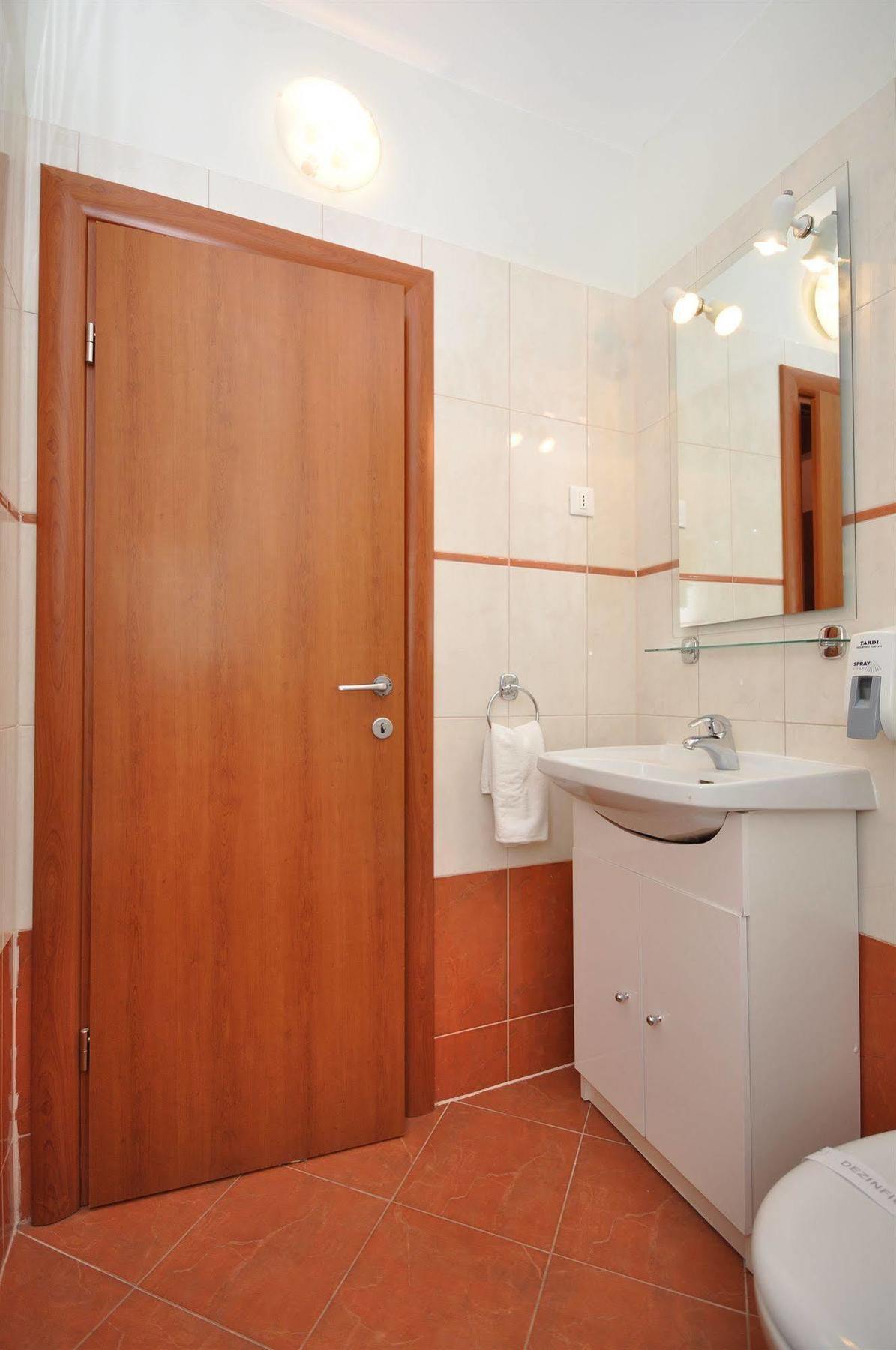 Villa Cezar Kastel Luksic Bagian luar foto