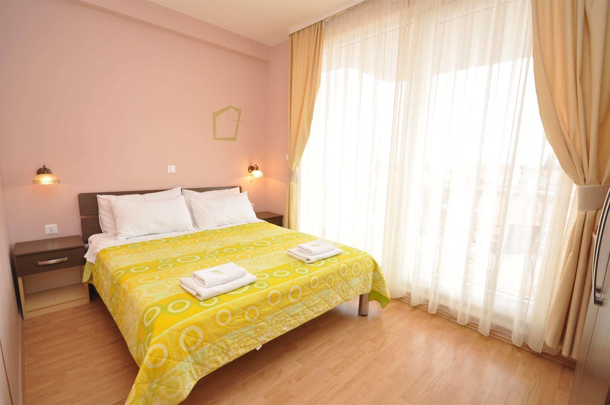 Villa Cezar Kastel Luksic Bagian luar foto
