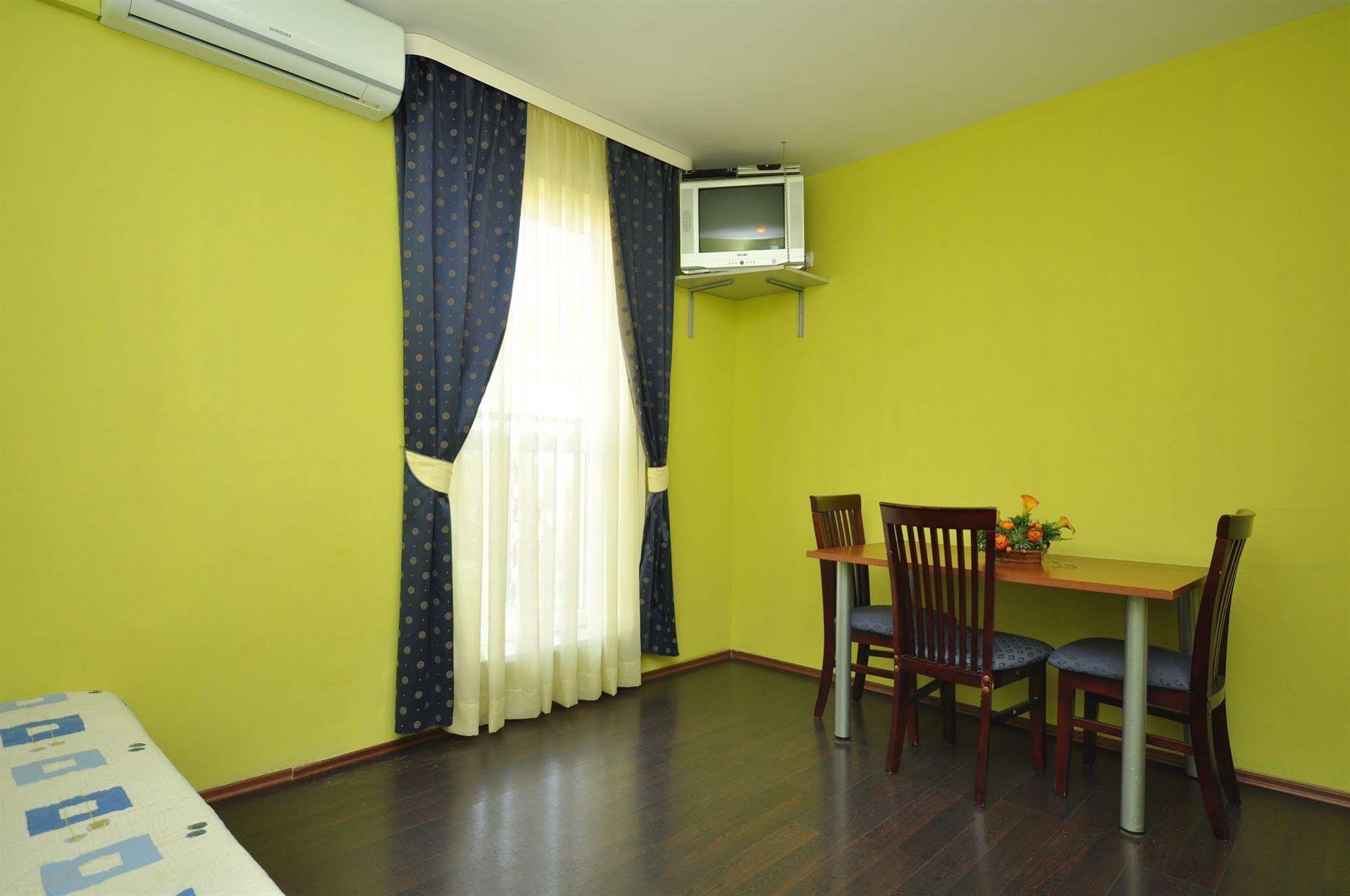 Villa Cezar Kastel Luksic Bagian luar foto